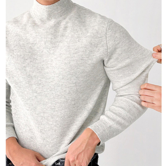 ハイネックリブニット メンズ|ライトグレーの伸縮性ディテール