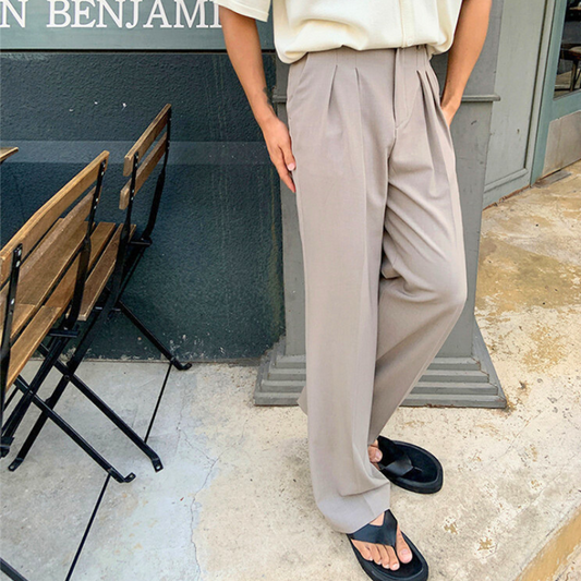 30代メンズにおすすめの春夏タック入りワイドパンツを白Tとコーデ