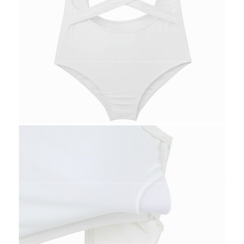 フィット感が分かるモノキニ水着ボトム部分