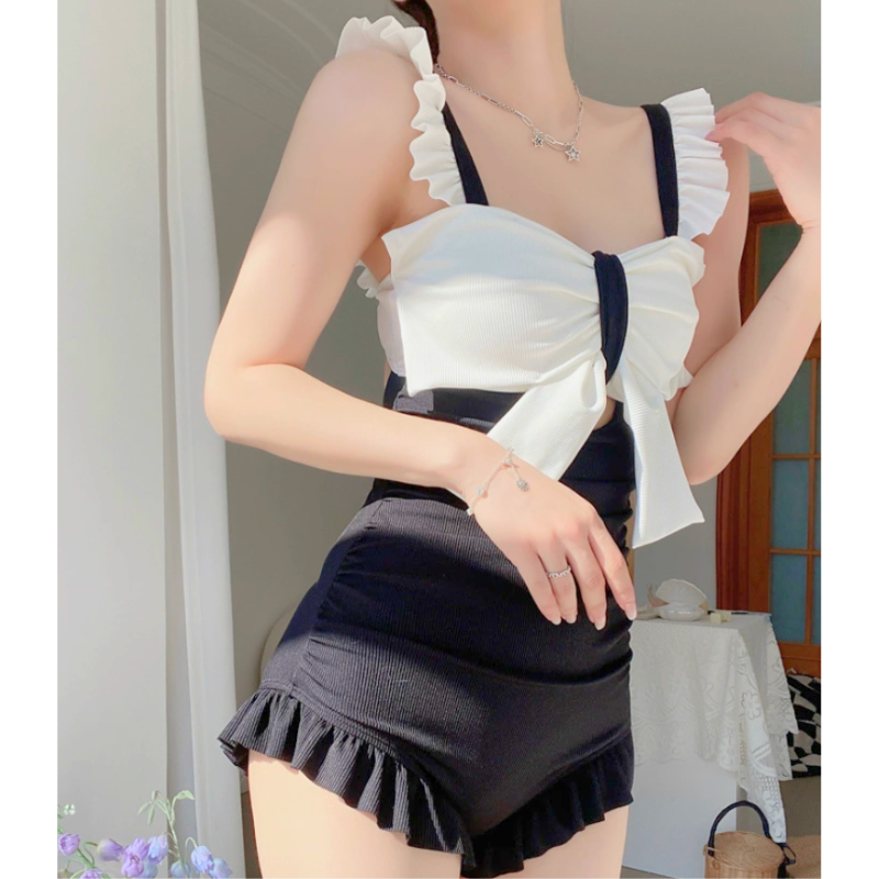 ビッグリボンの立体感が伝わるアップショット