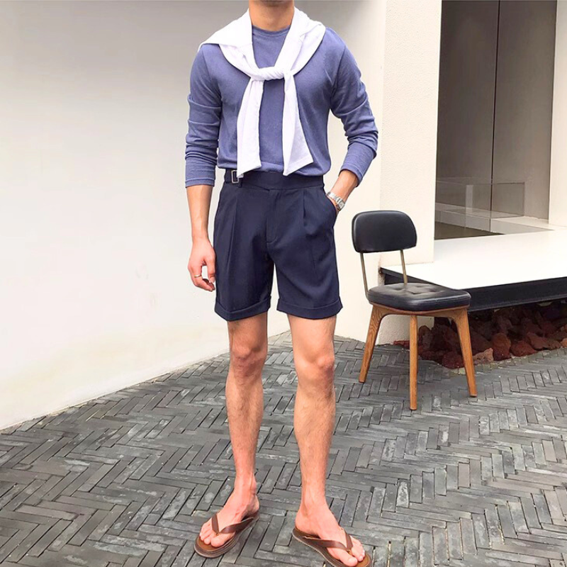 ネイビーショートパンツでキレイめカジュアルな全身コーデ