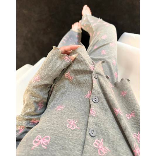 ピンクリボンが散りばめられた大人可愛い部屋着 トップス&パンツセット