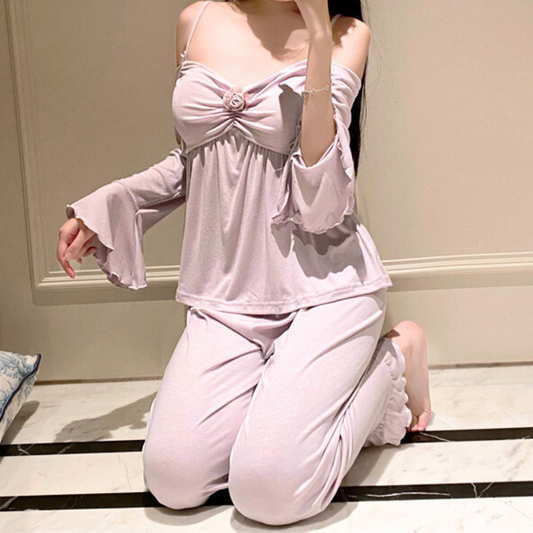 花モチーフ付きトップスとパンツのルームウェアセット 彼女に着て欲しい部屋着