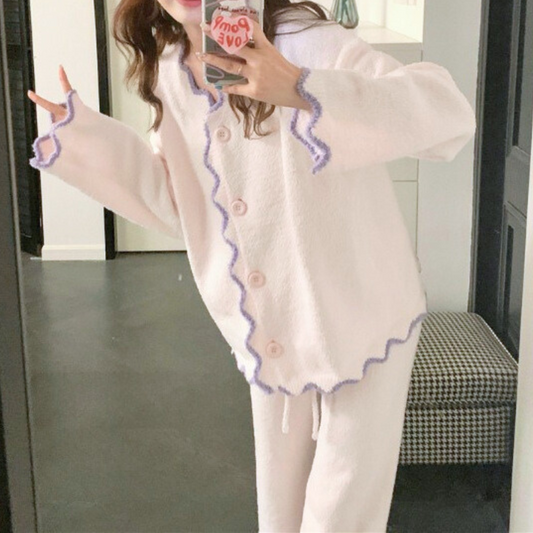 ふわもこ素材の前開きルームウェアセットアップ アイボリーカラー|秋冬向け大人かわいい部屋着 男ウケ パジャマ