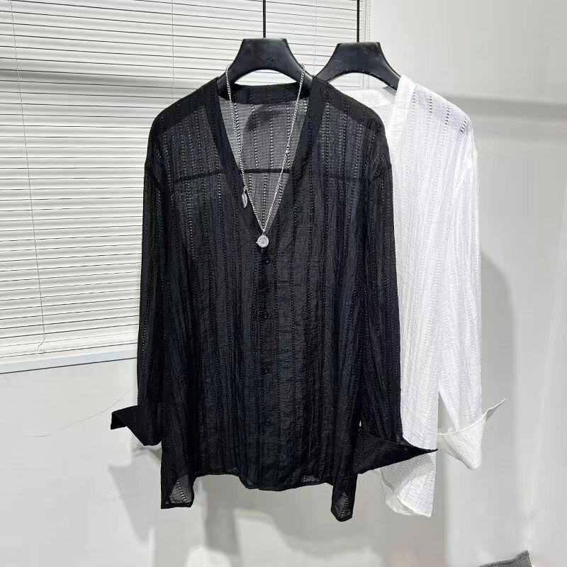 ブラックとホワイトの2色展開|吊り下げディスプレイ