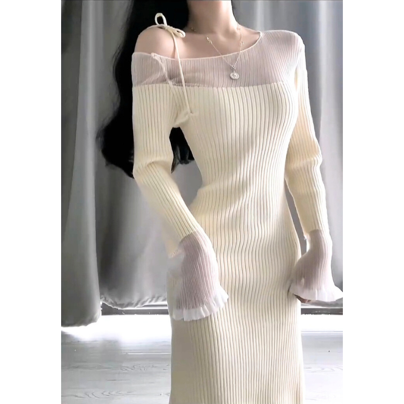 シアースリーブがエレガントなリブニットワンピース(ホワイト・フロント)