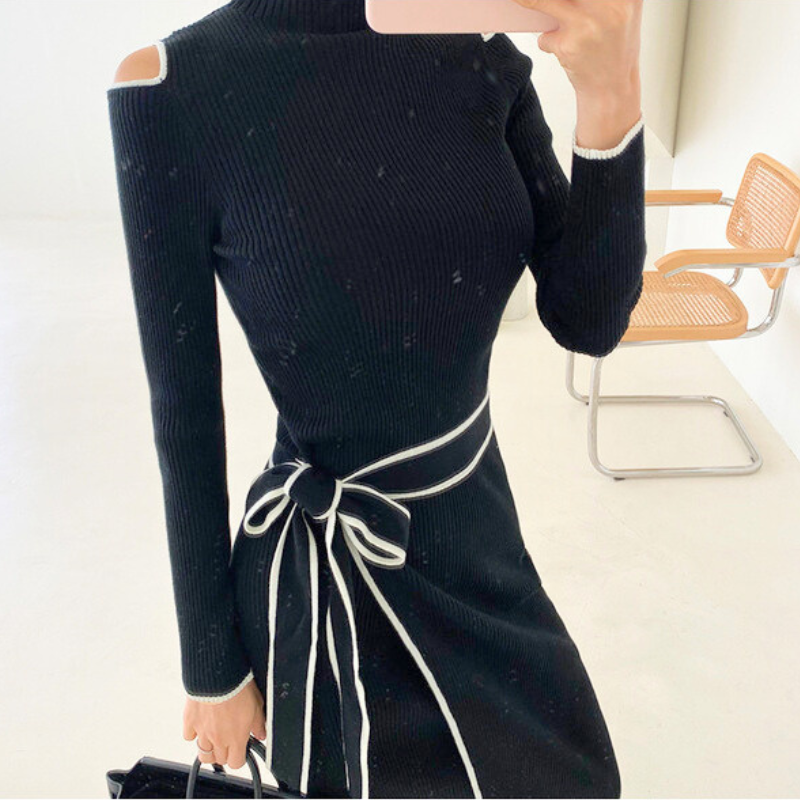 サイドリボンが可愛い大人のための秋冬ワンピース|女子会・記念日ディナーにも