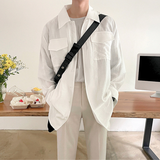 前開けでラフに羽織った春コーデのシャツスタイル