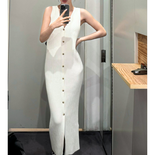 上品な夏のデート服 Vネックボタンデザイン サマーニットワンピース ノースリーブ タイトライン