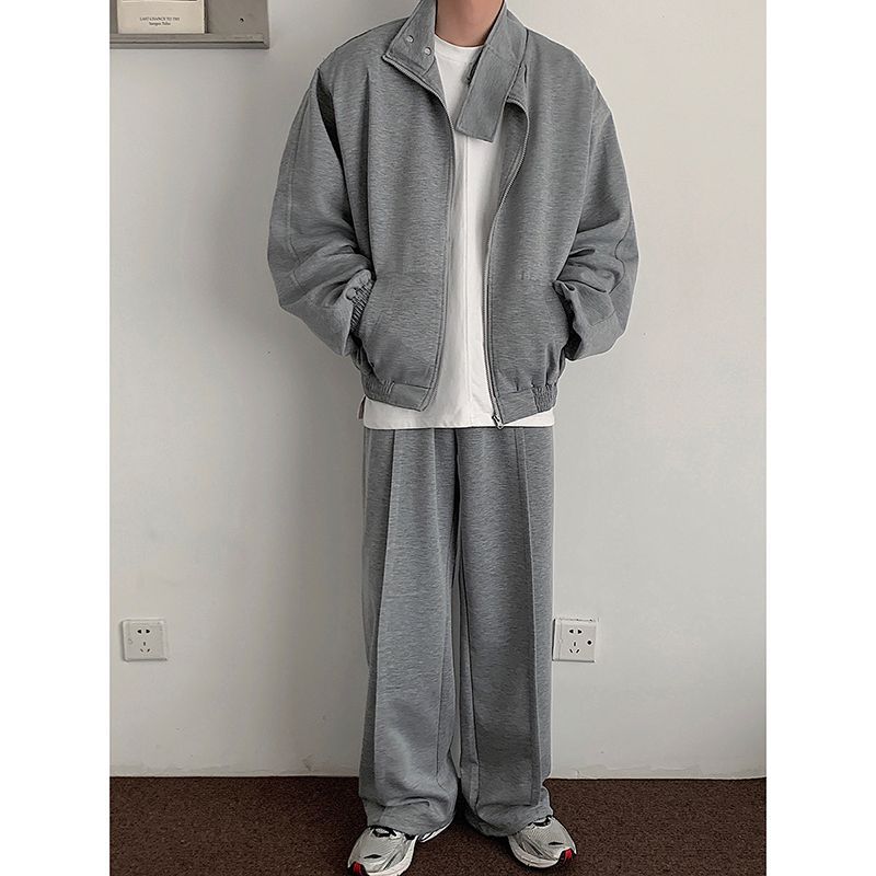 グレージャケットとパンツでの全体スタイルカット