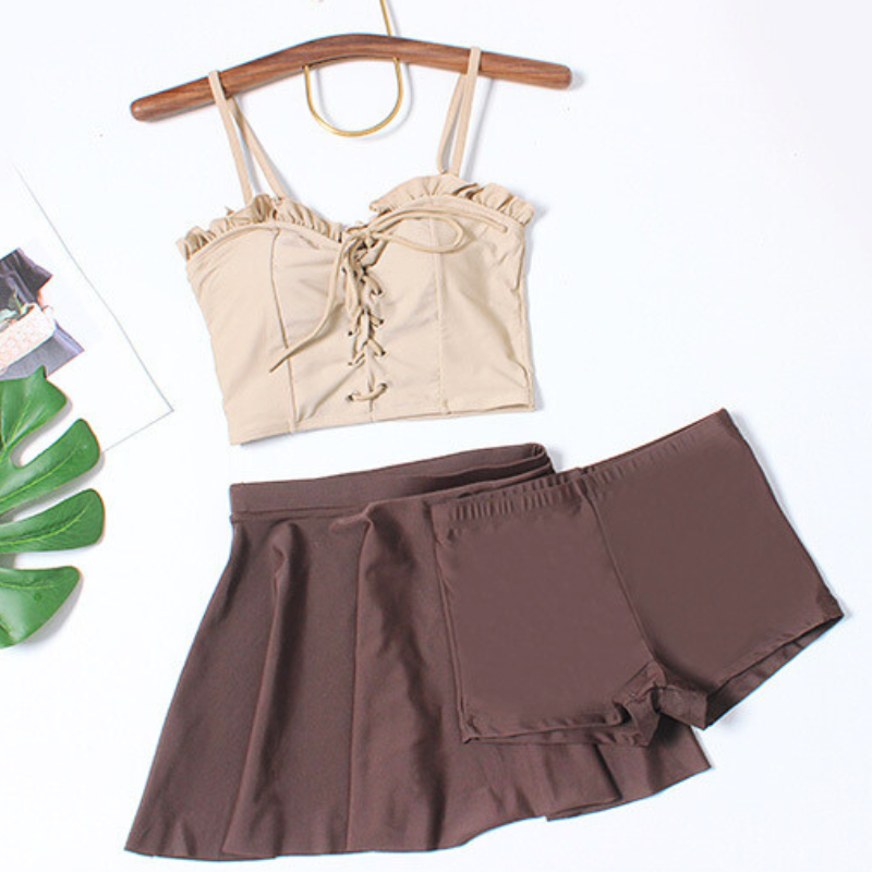 ベージュとブラウンのタンキニセットの平置きイメージ