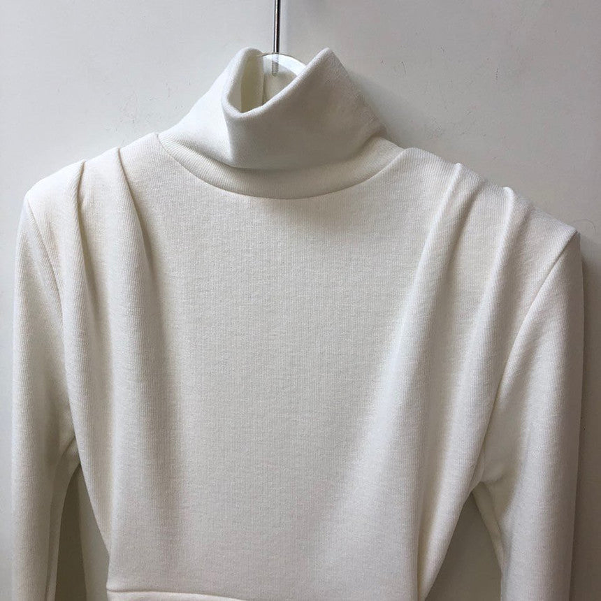 ワンピースのディテール(ホワイト)