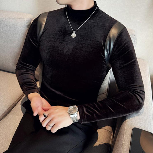 異素材切替が際立つブラックのタートルネックコーデ