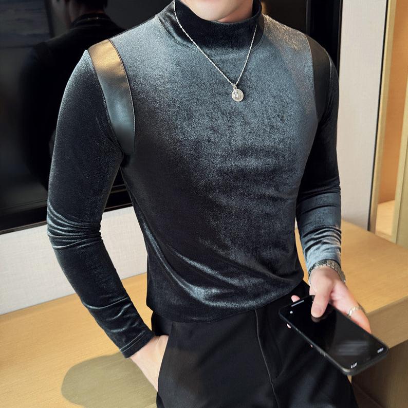 ブラックパンツと合わせたシックな秋冬スタイル
