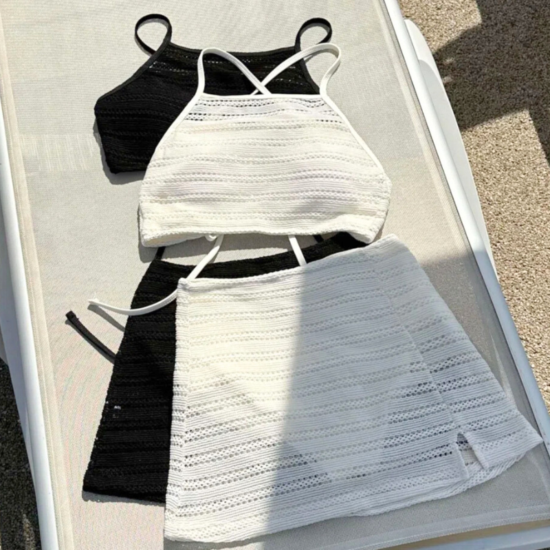 白黒2色展開の透かしレーススカートドッキングビキニ