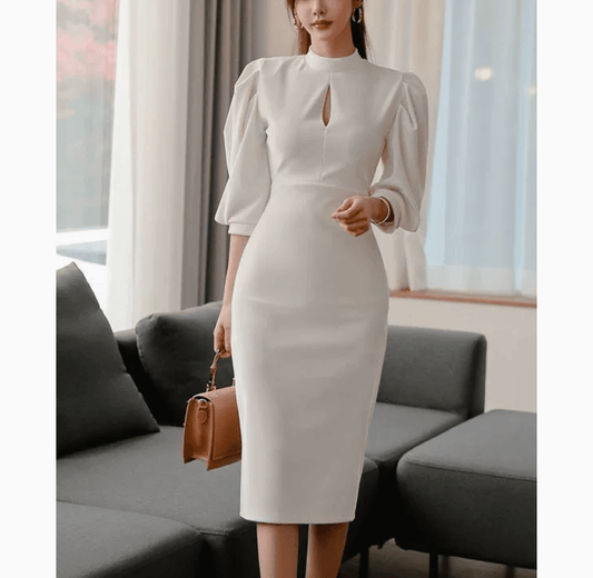 デートや女子会におすすめのホワイトカットアウトワンピース|エレガントな印象