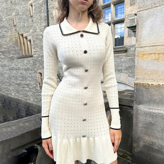 ハイウエスト切り替えが細見えを叶える白ニットワンピ