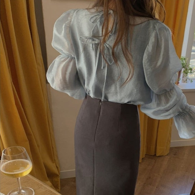 バックリボン付きシアーブラウス 360度どこから見ても美しいシルエット