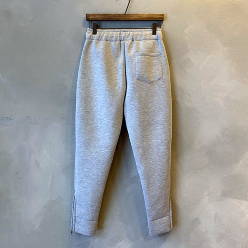 グレーのメンズイージーパンツ 背面ゴムとバックポケットの商品画像
