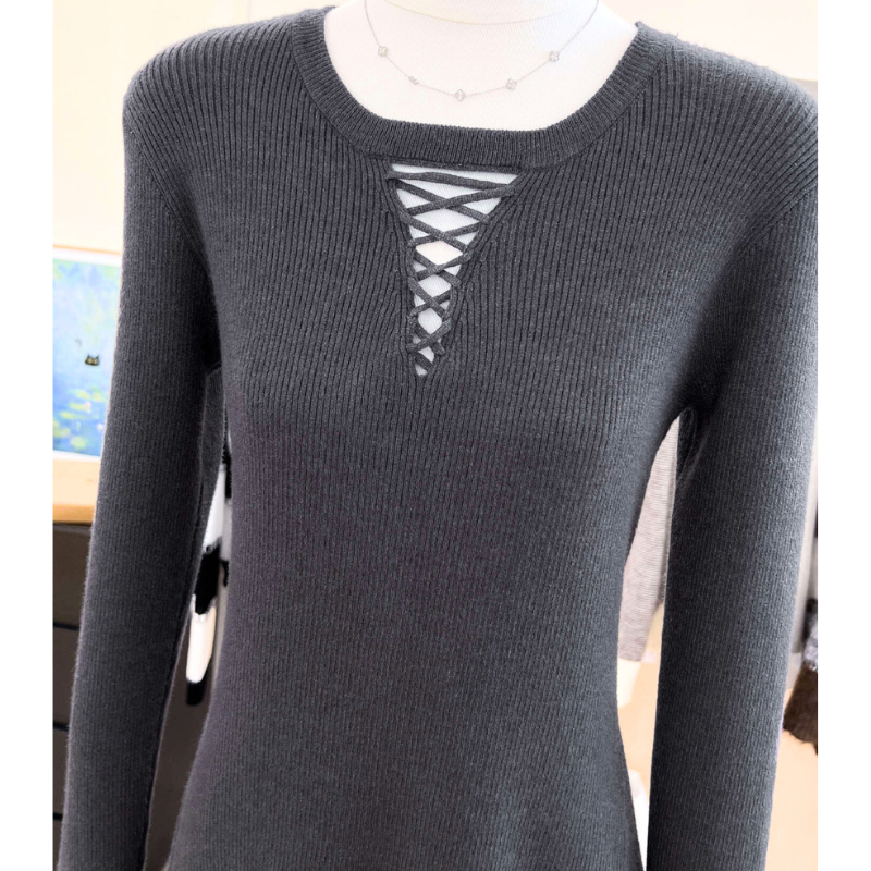 編み上げネックフレアリブニットワンピース