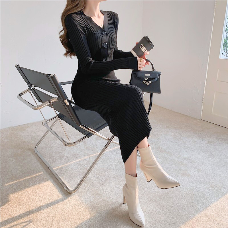 アイボリー S / Lサイズ当日発送可【シンプルに美シルエット映え】前ボタンVネック タイトリブニットワンピース