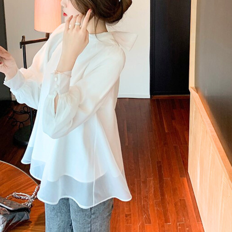 春秋にぴったりなふんわり袖のシフォンブラウス 上品で好印象な大人コーデ