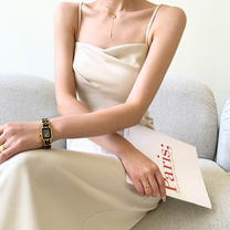 背中魅せスクエアネックキャミワンピース