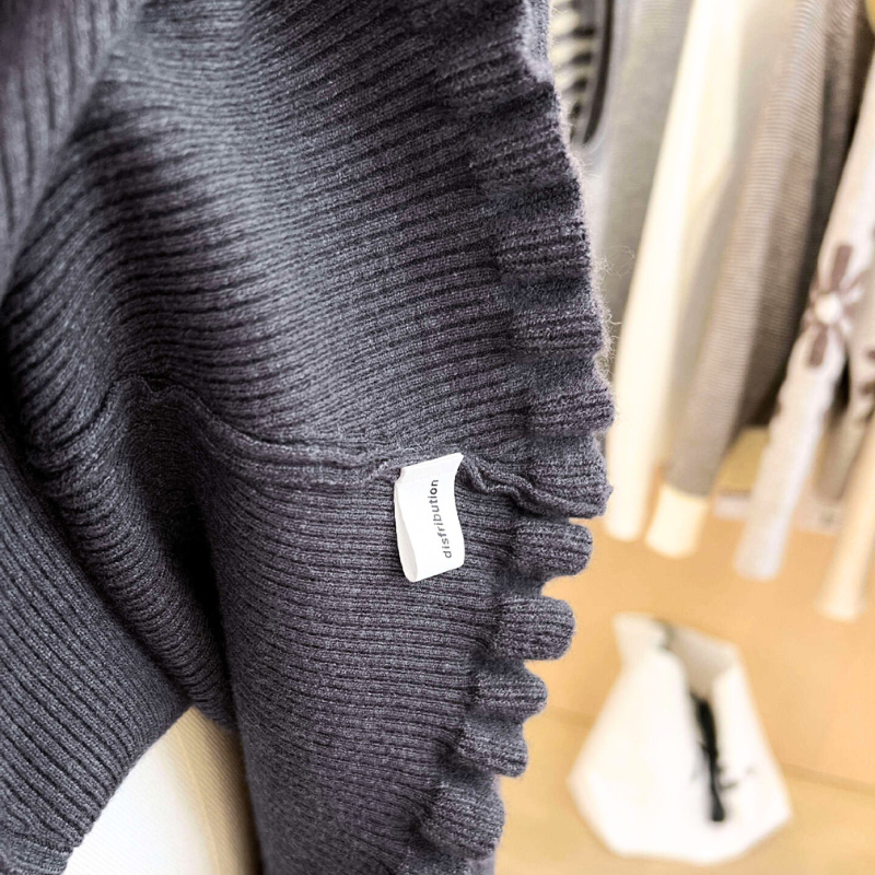 編み上げネックフレアリブニットワンピース