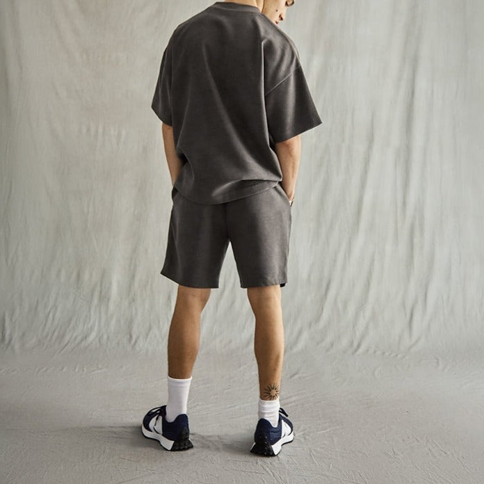 【メンズ】夏のセットアップ: スウェット上下セットアップ オーバーサイズ半袖Tシャツ×ショートパンツ| 20代30代40代におすすめ
