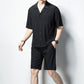 【メンズ】夏のセットアップ: オープンカラー半袖シャツ×ハーフパンツ 上下セットアップ 夏素材ストライプ柄 | 20代30代40代におすすめ