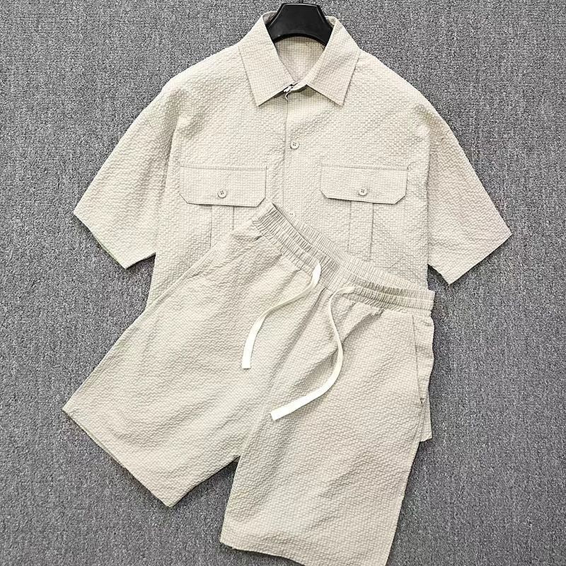 【メンズ】夏のセットアップ: エンボス生地セットアップ 半袖ワークシャツ×ハーフパンツ | 20代30代40代におすすめ