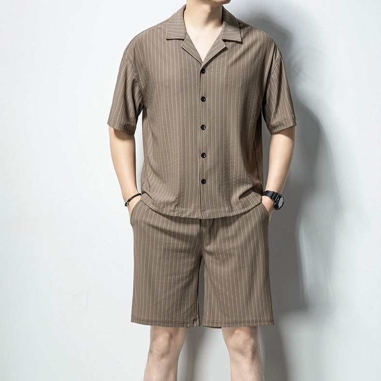 【メンズ】夏のセットアップ: オープンカラー半袖シャツ×ハーフパンツ 上下セットアップ 夏素材ストライプ柄 | 20代30代40代におすすめ