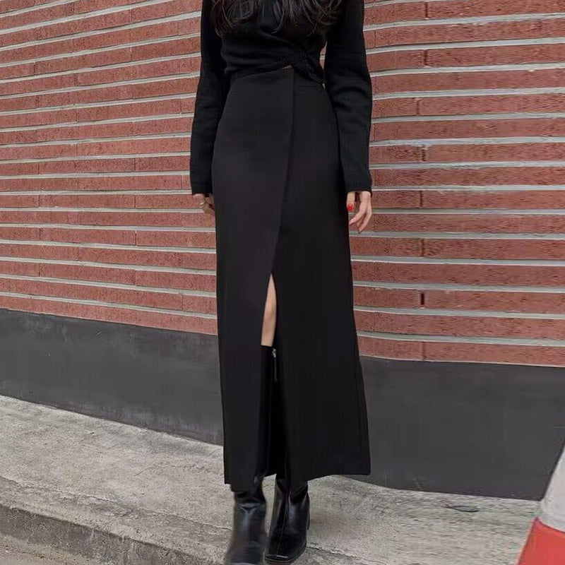 大人女子のデートにぴったりなスリットロングスカート