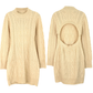 バックオープン仕様が特徴のケーブル編みニットワンピース前後デザイン