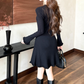 バックスタイルも美しい黒のリブニットワンピース 秋冬のモテ服コーデ
