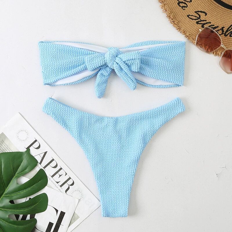 ブルーのバンドゥブラジリアンビキニを平置きで見た全体像