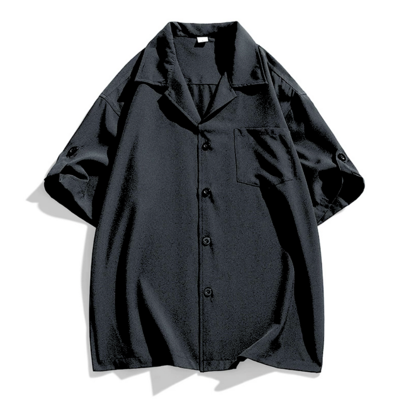 ブラックシャツの立体的なドレープ感