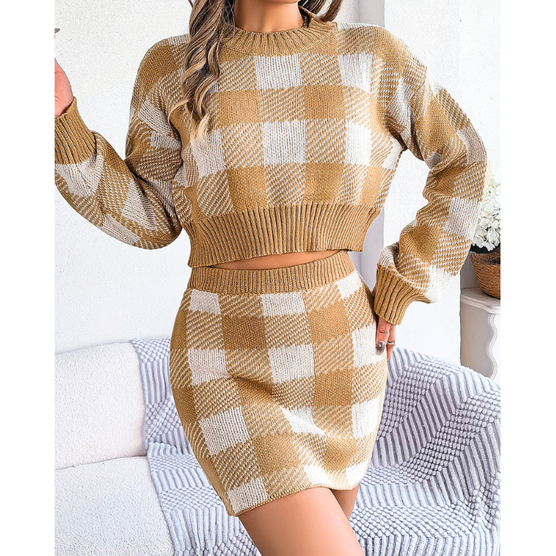上品で彼女に着てほしいチェック柄ニットセットアップ（ベージュ）