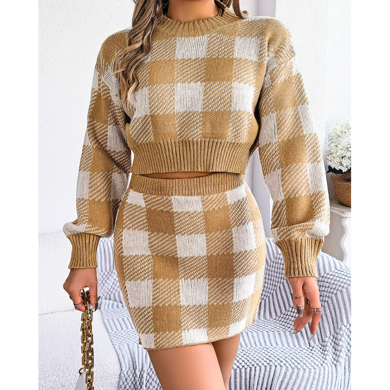 ハイウエストで脚長見えするニットセットアップ（ベージュ）