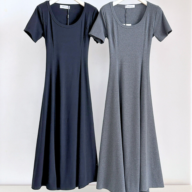 黒とグレーの2色展開