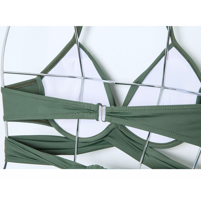 クロスデザインの生地感と縫製ディテール