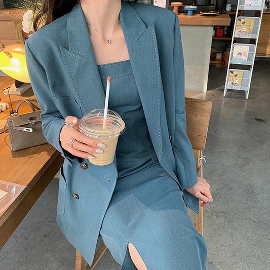 キャミワンピースとジャケットの男ウケ大人デートセットアップ 正面