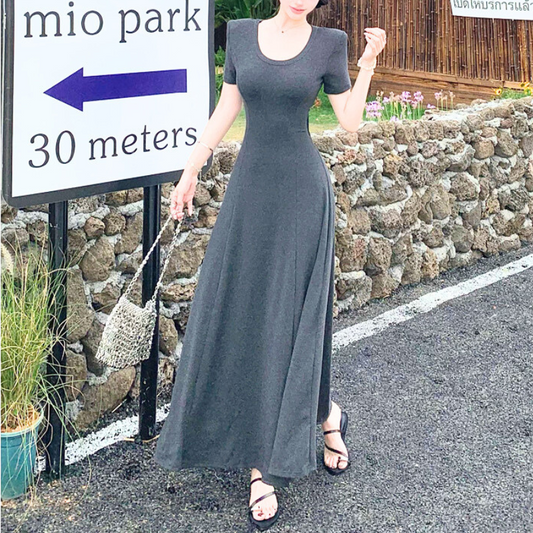 スッキリ見えする美シルエットの夏ワンピース