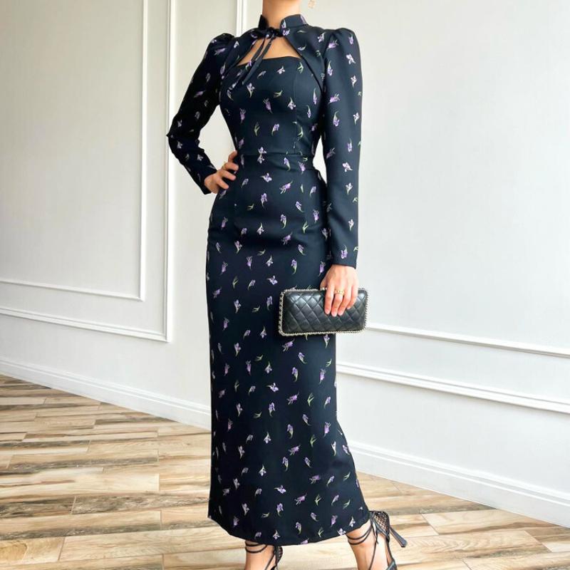 花柄カットアウトロングワンピースの全身シルエット・正面