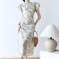 男ウケを意識した清楚な花柄フレアワンピースの全身コーデ