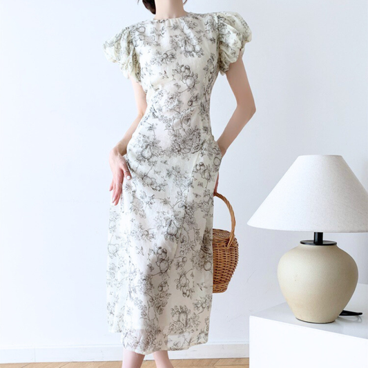 男ウケを意識した清楚な花柄フレアワンピースの全身コーデ