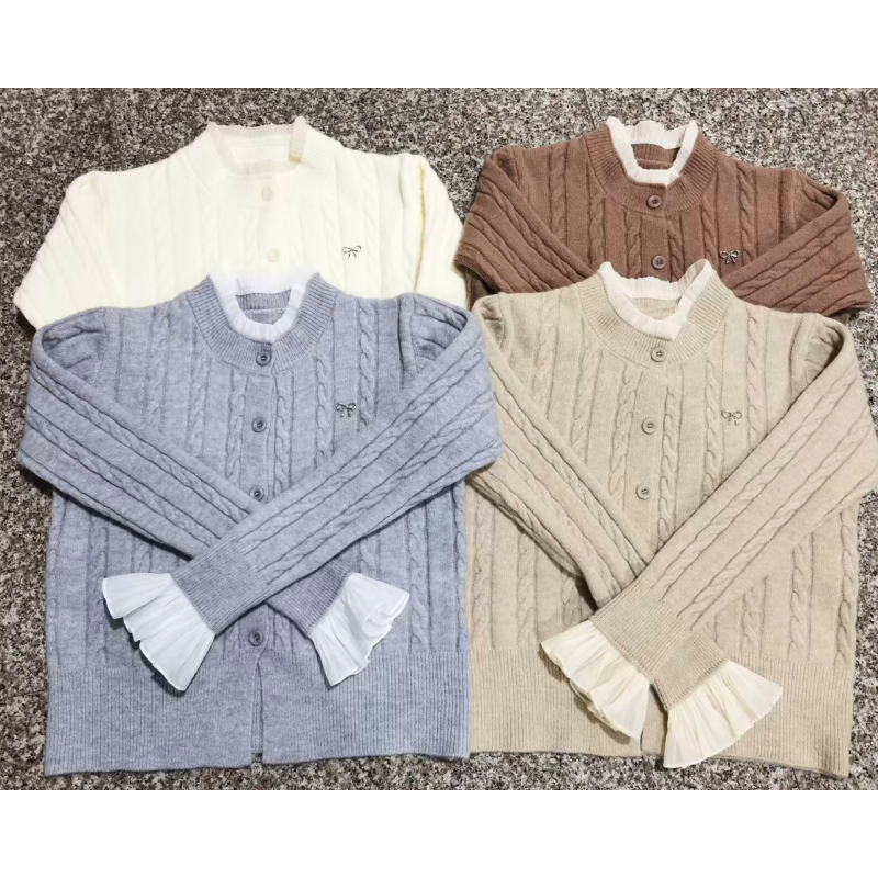 4色展開！袖と首元にフリル付きの大人可愛いカーディガン
