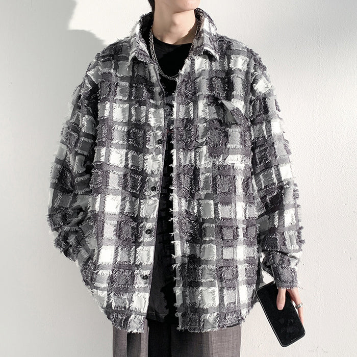 フリンジチェックシャツジャケット グレーカラーを前開きで着こなしたスタイル