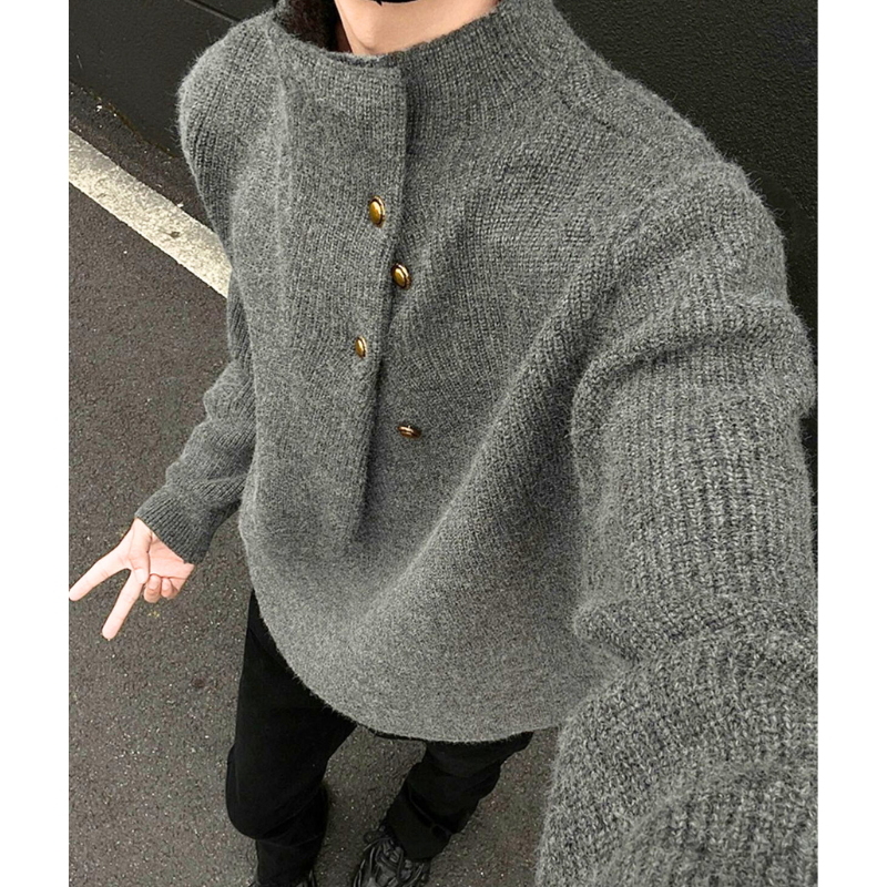 グレーニットを斜め上から撮影したデザインディテール写真