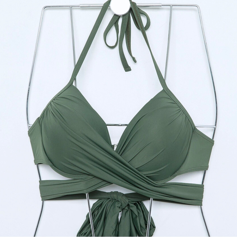 ホルターネック仕様のクロスビキニトップ